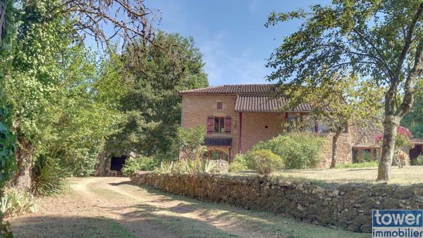 AUTHENTIQUE MAISON LOTOISE 135 m2 ET SA GRANGE SUR 1.7HA 46700 MONTCABRIER