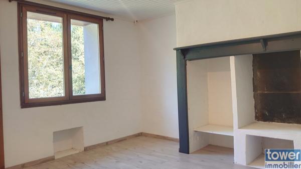 AUTHENTIQUE MAISON LOTOISE 135 m2 ET SA GRANGE SUR 1.7HA 46700 MONTCABRIER