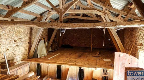 AUTHENTIQUE MAISON LOTOISE 135 m2 ET SA GRANGE SUR 1.7HA 46700 MONTCABRIER