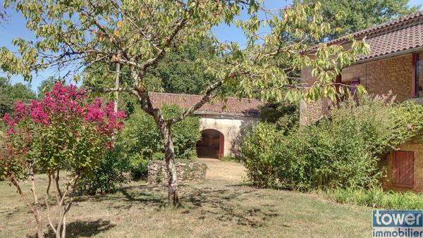 AUTHENTIQUE MAISON LOTOISE 135 m2 ET SA GRANGE SUR 1.7HA 46700 MONTCABRIER