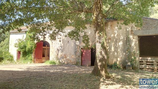 AUTHENTIQUE MAISON LOTOISE 135 m2 ET SA GRANGE SUR 1.7HA 46700 MONTCABRIER