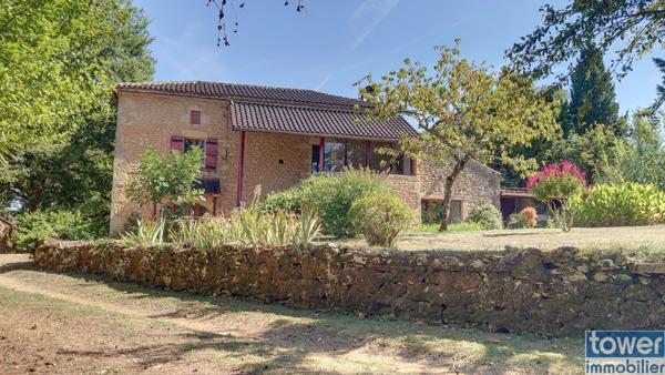 AUTHENTIQUE MAISON LOTOISE 135 m2 ET SA GRANGE SUR 1.7HA 46700 MONTCABRIER