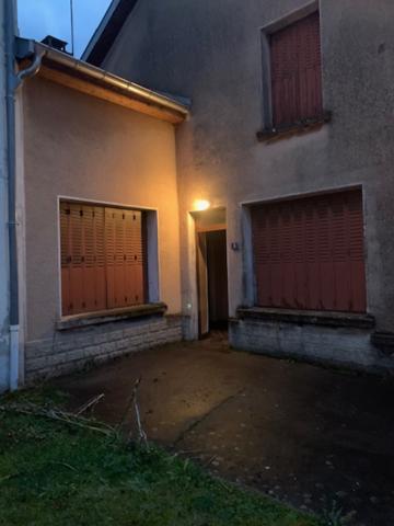 A VENDRE A SEMOUTIERS: ensemble immobilier composé de deux maisons Détails des diagnostics énergétiques
