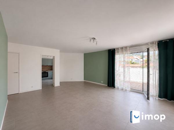 3 pièces parfait état avec box de parking