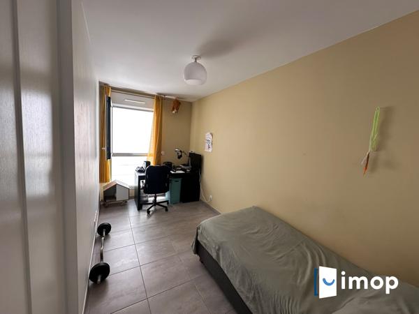 3 pièces parfait état avec box de parking