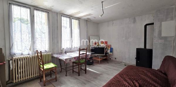 Maison d'habitation à renover entièrement!