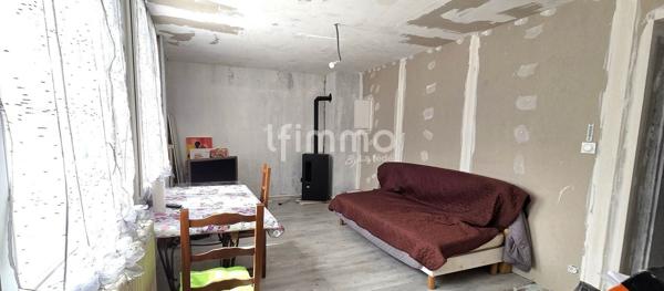 Maison d'habitation à renover entièrement!