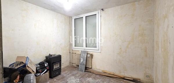 Maison d'habitation à renover entièrement!