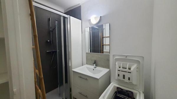 Appartement rénové de type T3, loggia et cave