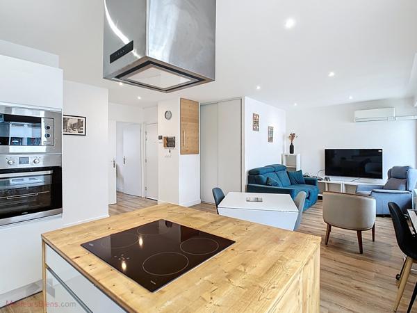 Chambéry centre ville T3 60 m² rénové parfait état.