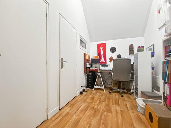 Local tous commerces Aincourt