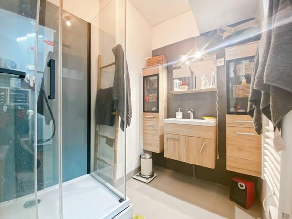 Local tous commerces Aincourt