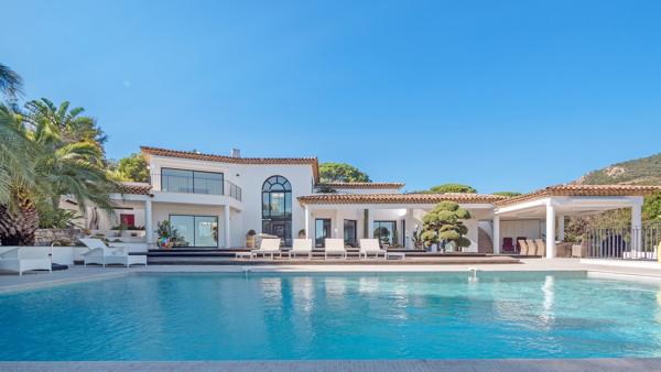 Vente Maison contemporaine Grimaud 8 Pièces 320 m²