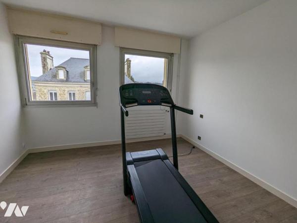 Immeuble de 590 m² avec Fort Potentiel en Centre-Ville de GOURIN