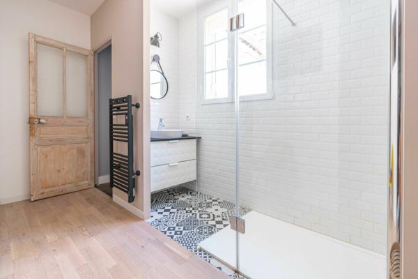 Appartement à vendre    3 pièces • 82,10 m2 Aix-en-Provence