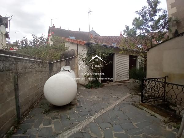 Vue sur la ville, proche du centre à pied et parking à proximité pour y stationner