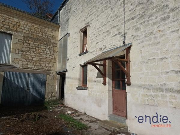 DEUX MAISONS A RENOVER AVEC TROGLODYTES SECTEUR CONVOITE