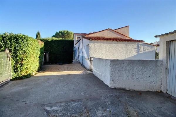 À VENDRE VILLA DE 126 M² SUR TERRAIN 3 FACES AVEC PISCINE