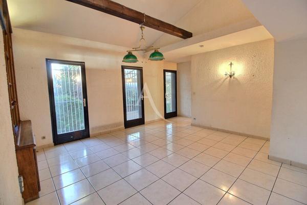 À VENDRE VILLA DE 126 M² SUR TERRAIN 3 FACES AVEC PISCINE