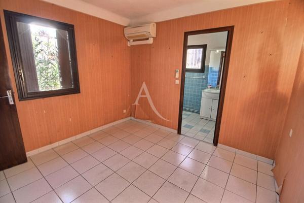 À VENDRE VILLA DE 126 M² SUR TERRAIN 3 FACES AVEC PISCINE