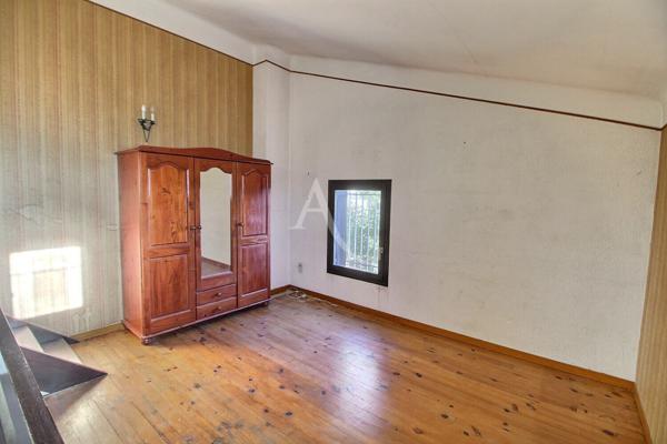 À VENDRE VILLA DE 126 M² SUR TERRAIN 3 FACES AVEC PISCINE