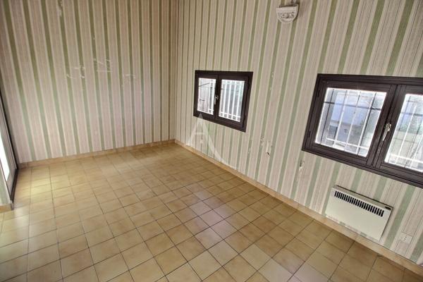 À VENDRE VILLA DE 126 M² SUR TERRAIN 3 FACES AVEC PISCINE