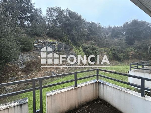 Location Appartement 2 pièces 37.2 m² - 95 RUE BOUTIERS Cognac 16100