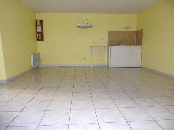 A VENDRE APPARTEMENT T3 LAVAL