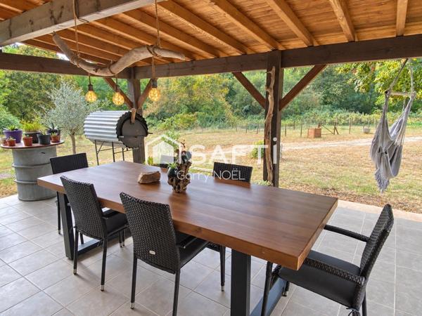 Maison de 136m² 3 chambres avec 4 hectares et atelier.