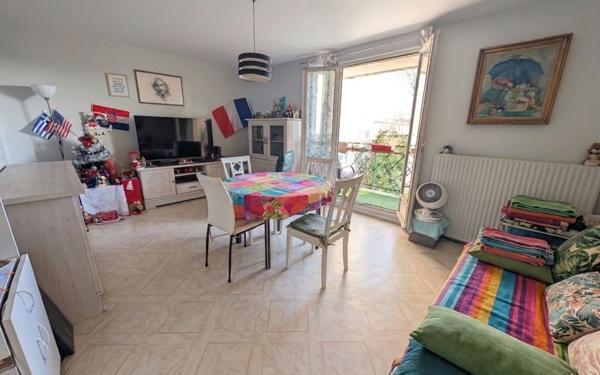 Appartement à vendre    3 pièces • 65,88 m2 Évry