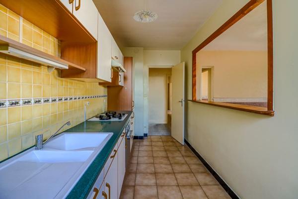 Appartement Nevers 2 chambres, possible 3 chambres, parking, environnement calme, 2h30 de Paris