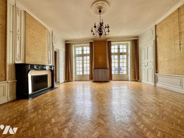 À vendre – Appartement de caractère T4 dans l’hyper-centre de Nantes