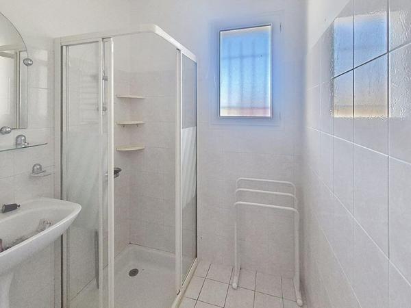 Charmante maison de plain-pied avec jardin clos – proche centre bourg à 10 mn de la plage