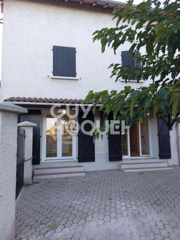 Maison mitoyenne avec extérieur au centre de Feyzin 4 pièces de 80 m2