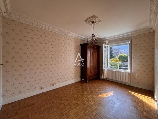 Maison familiale avec jardin et sous-sol complet