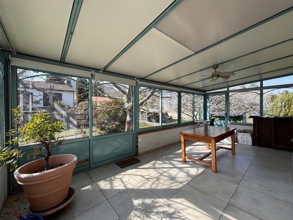 Maison familiale avec jardin et sous-sol complet