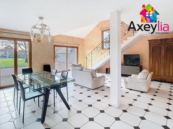 Riorges (42153) A VENDRE- RIORGES- MAISON DE CARACTÈRE AVEC EXTENSION SUR TERRAIN DE 996 M2 AVEC PUITS