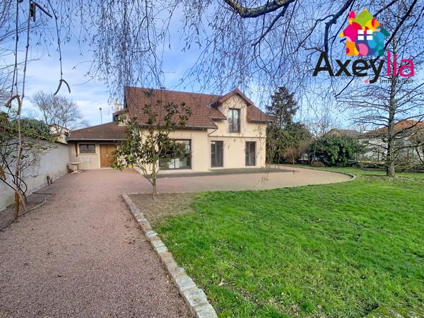 Riorges (42153) A VENDRE- RIORGES- MAISON DE CARACTÈRE AVEC EXTENSION SUR TERRAIN DE 996 M2 AVEC PUITS