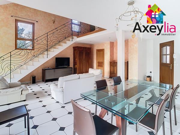 Riorges (42153) A VENDRE- RIORGES- MAISON DE CARACTÈRE AVEC EXTENSION SUR TERRAIN DE 996 M2 AVEC PUITS