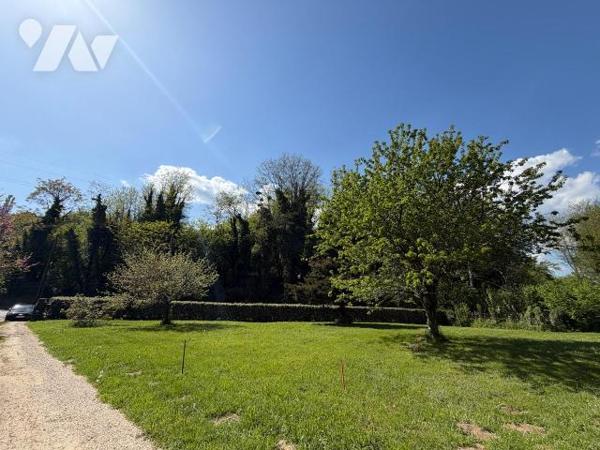 Terrain à vendre à Belley (01300) - Ain

Sur la commune de Belley, découvrez ce terrain const...