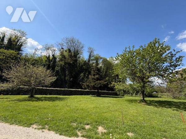 Terrain à vendre à Belley (01300) - Ain

Sur la commune de Belley, découvrez ce terrain const...