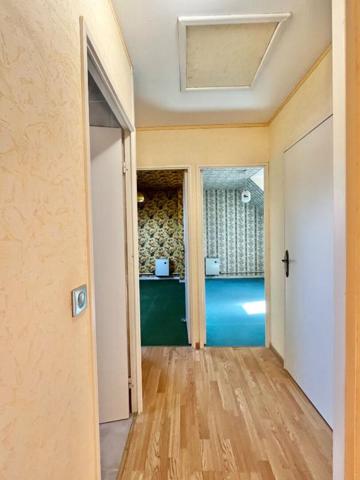 Maison : 6 pièce(s) 100 m2 - Terrain 610m² - Garage