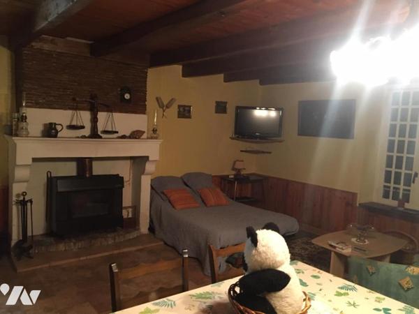 SAINT HILAIRE LA PALUD, maison ancienne à rénover de 113 m²