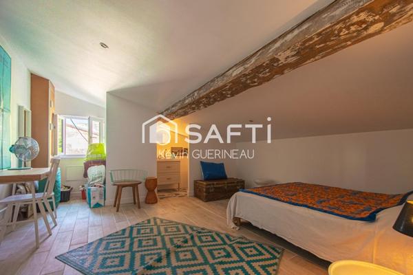 Maison Vieux Lormont 129 m2 (212m2 carrez) 3 chambres avec jardin et dépendance de 70m2 attenante.