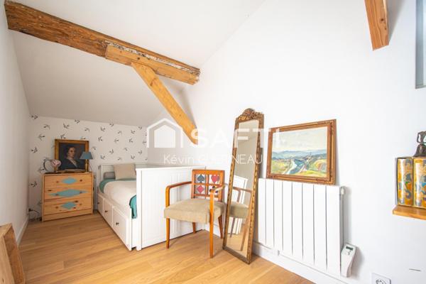 Maison Vieux Lormont 129 m2 (212m2 carrez) 3 chambres avec jardin et dépendance de 70m2 attenante.