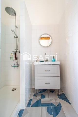 Maison Vieux Lormont 129 m2 (212m2 carrez) 3 chambres avec jardin et dépendance de 70m2 attenante.