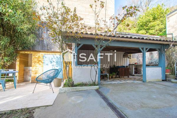 Maison Vieux Lormont 129 m2 (212m2 carrez) 3 chambres avec jardin et dépendance de 70m2 attenante.