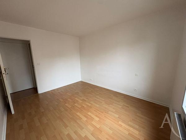 Appartement 3 pièces avec balcon, cave et box - Résidence sécurisée