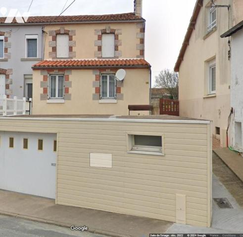 MONTOURNAIS, MAISON D'HABITATION ANCIENNE MITOYENNE.