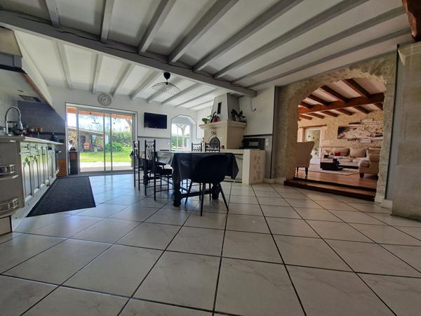 Achat maison Bourg-Charente - 11 pièce(s) - 339 m² - 459 000 €